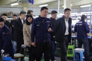 保利匯鑫、鋼研極光、金航鈦業領導蒞臨蕾丝视频官网軸承考察交流